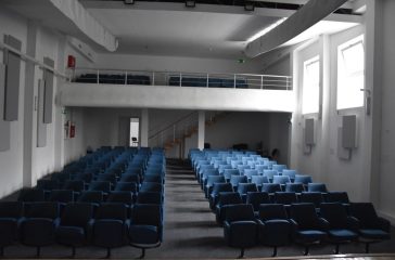 prazna sala. MKC